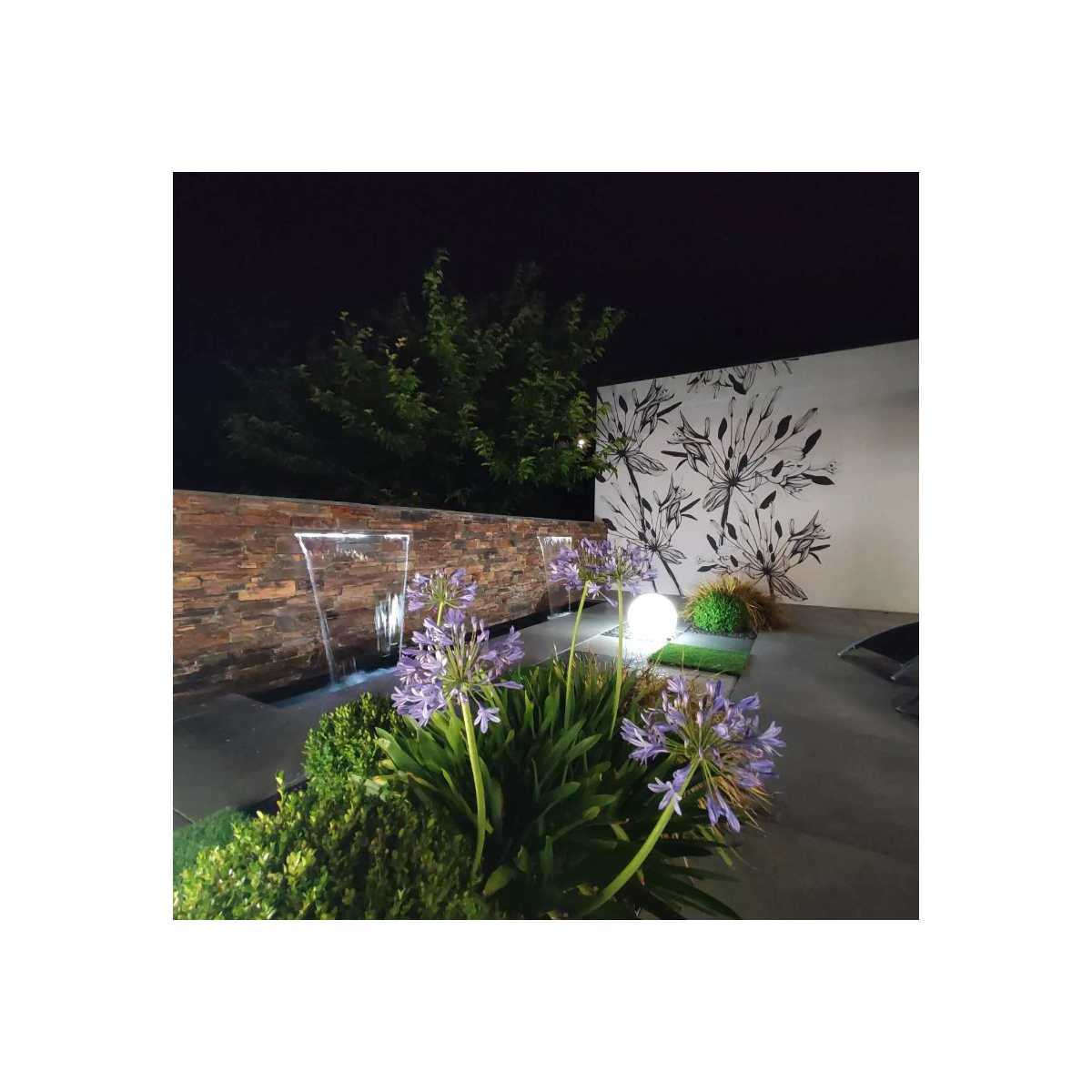 Outdoor décor Graphic flowers - Acte-Deco