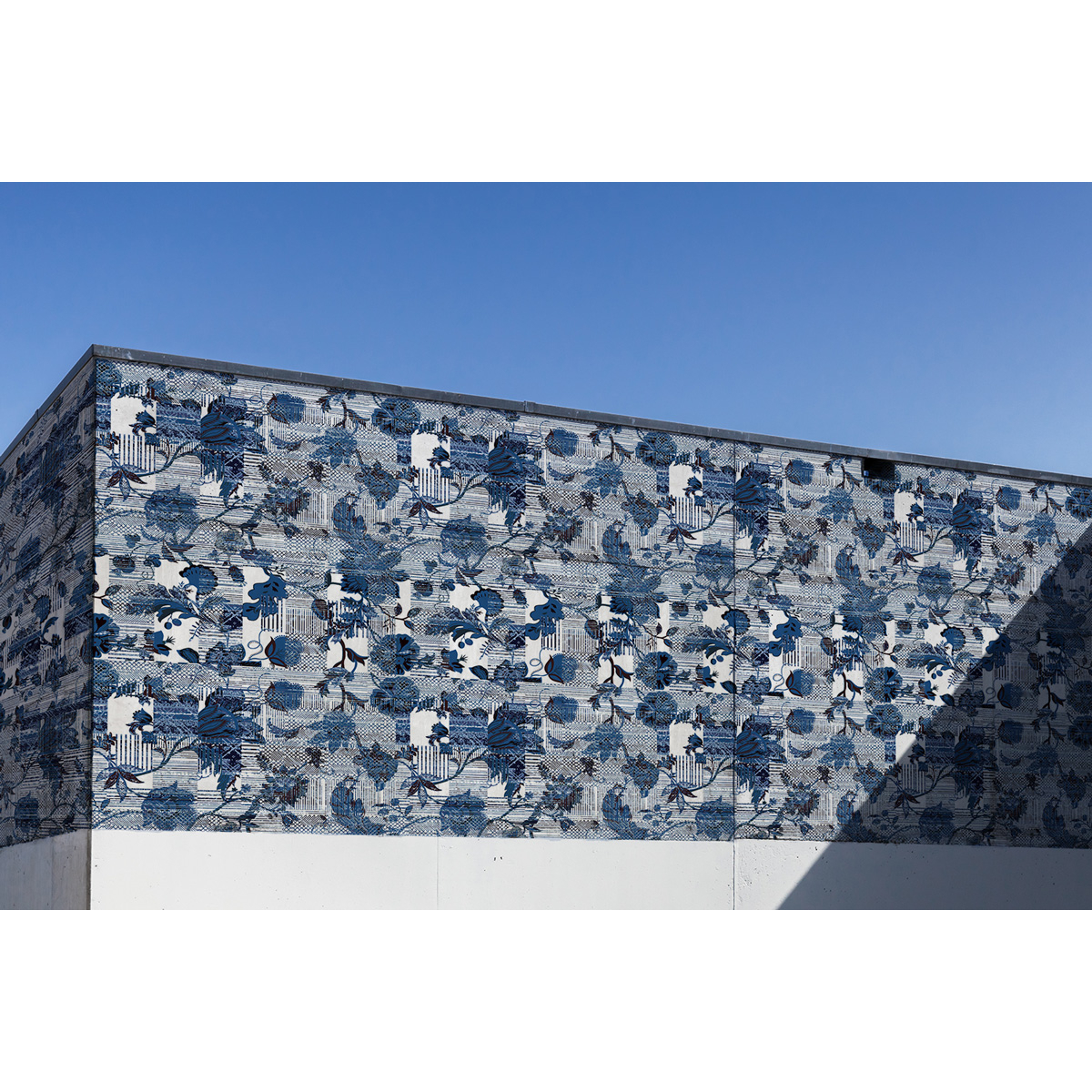 Decorazione esterna a strisce floreali