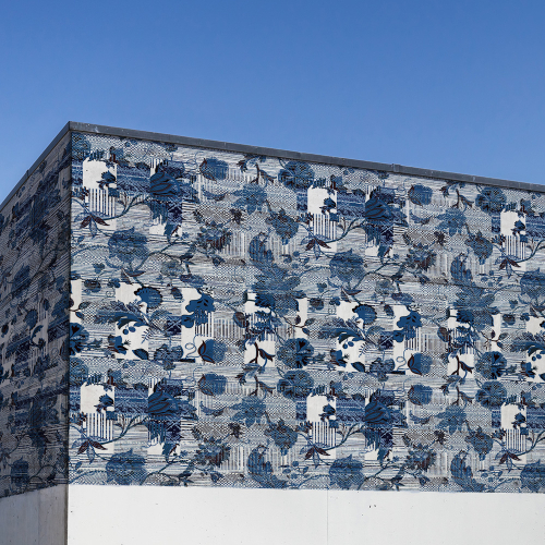 Decorazione esterna a strisce floreali